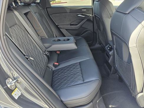 New 2025 Audi SQ6 e-tron Premium Plus image 6