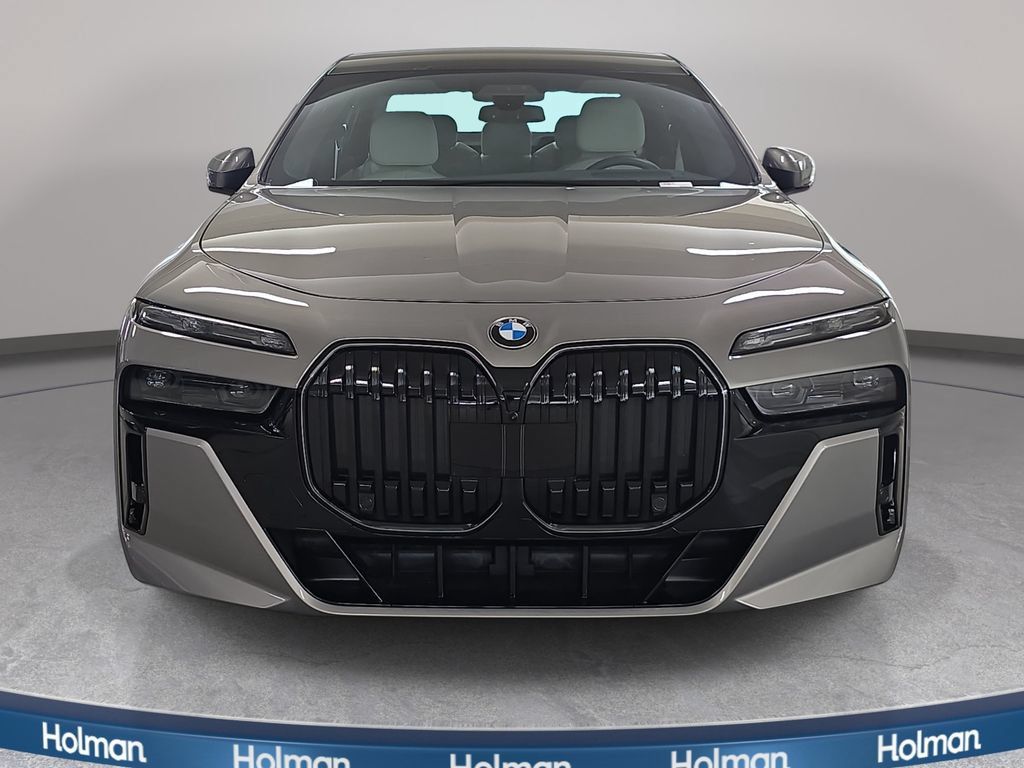 Used 2026 BMW 740i w/ Executive Package RWD image 3
