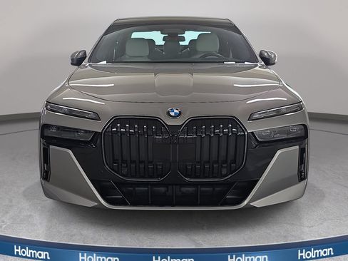 Used 2026 BMW 740i w/ Executive Package RWD image 3