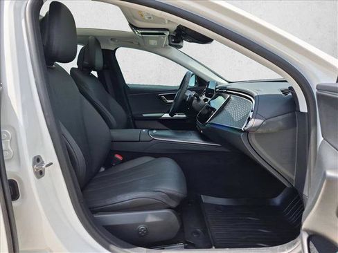 Used 2025 Mercedes-Benz E 350 4MATIC Sedan image 20