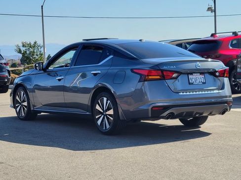 Used 2022 Nissan Altima 2.5 SV w/ SV Premium Package FWD image 3