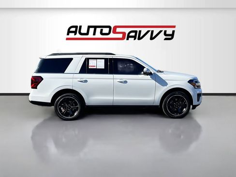 Used 2023 Ford Expedition Limited image 8