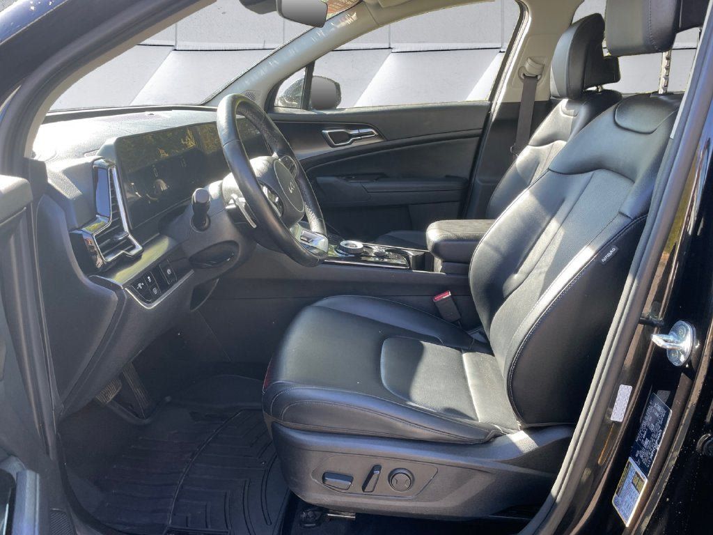 Used 2023 Kia Sportage EX AWD/4WD image 11