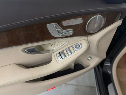 Used 2015 Mercedes-Benz C 300 4MATIC Sedan image 28