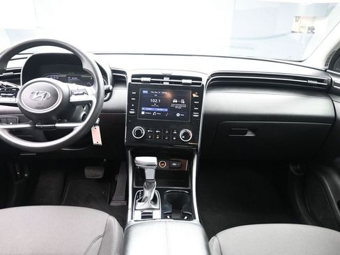 Used 2023 Hyundai Tucson SE image 9