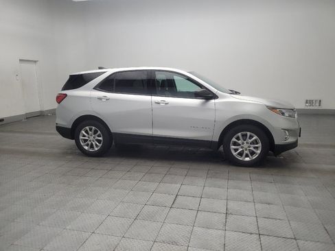 Used 2019 Chevrolet Equinox LS w/ LS Convenience Package FWD image 11