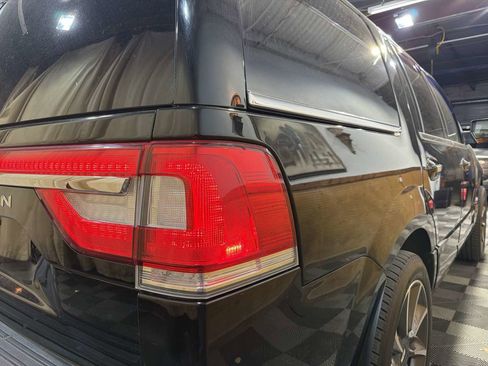 Used 2017 Lincoln Navigator Reserve image 10