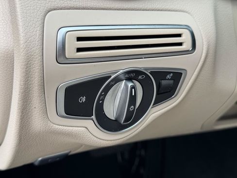 Used 2018 Mercedes-Benz C 300 Sedan w/ Premium Package image 29