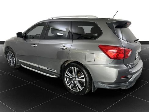 Used 2018 Nissan Pathfinder Platinum image 3