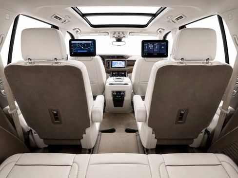 Used 2021 GMC Yukon Denali w/ Denali Premium Package AWD/4WD image 13