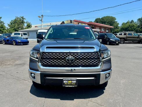 Used 2019 Toyota Tundra SR5 w/ SR5 Upgrade Package AWD/4WD image 2