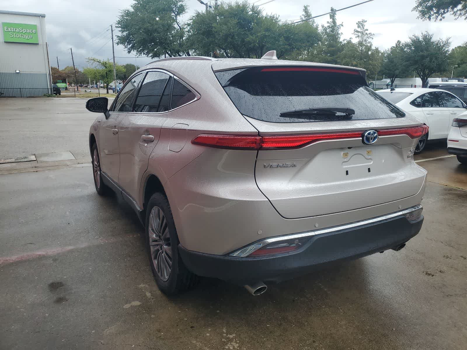 Used 2021 Toyota Venza XLE AWD/4WD image 4