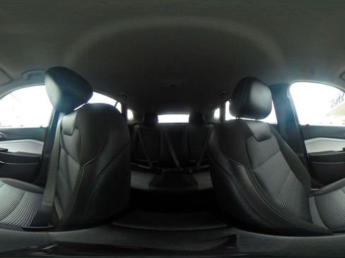 Used 2025 Chevrolet Trax LT w/ LT Convenience Package image 42