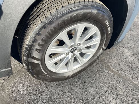 Used 2024 Toyota Grand Highlander XLE image 42