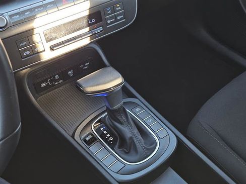 Used 2024 Hyundai Kona SEL image 15