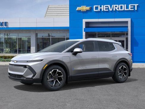 New 2026 Chevrolet Equinox EV LT image 2