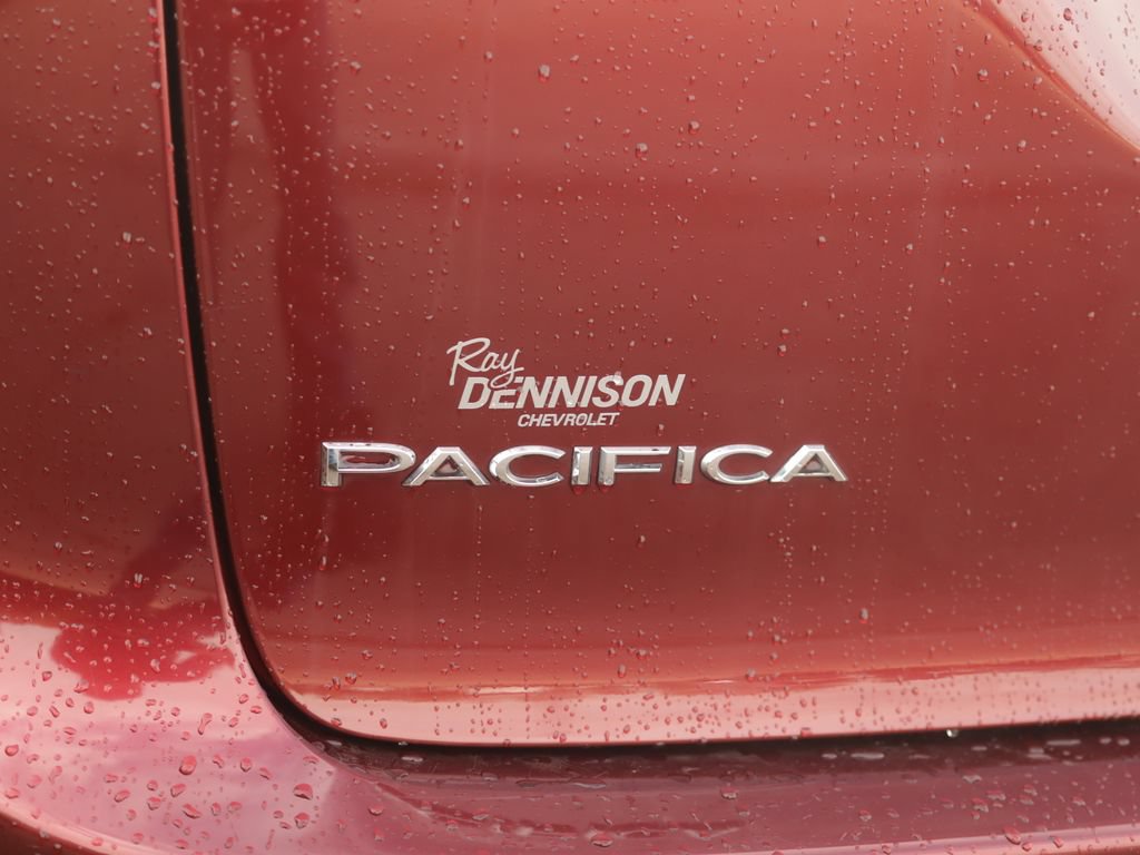 Used 2017 Chrysler Pacifica Touring-L Plus w/ Tire & Wheel Group FWD image 41