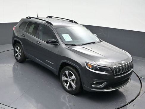 Used 2022 Jeep Cherokee Limited image 17