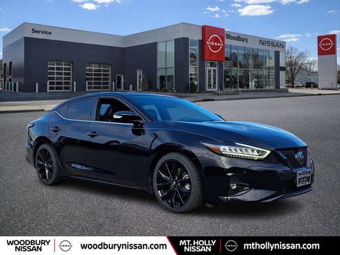 Certified 2022 Nissan Maxima SR w/ Sport Mat Group FWD image 1