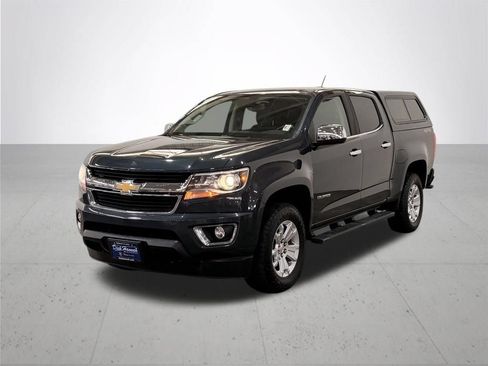 Used 2017 Chevrolet Colorado LT w/ Luxury Package, Chrome AWD/4WD image 2