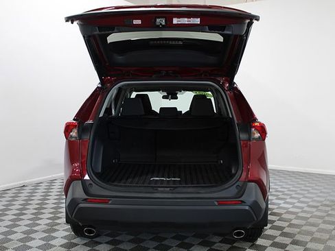 Used 2021 Toyota RAV4 XLE w/ Convenience Package FWD image 16