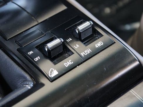 Used 2021 Lexus GX 460 Premium w/ Premium Package image 24