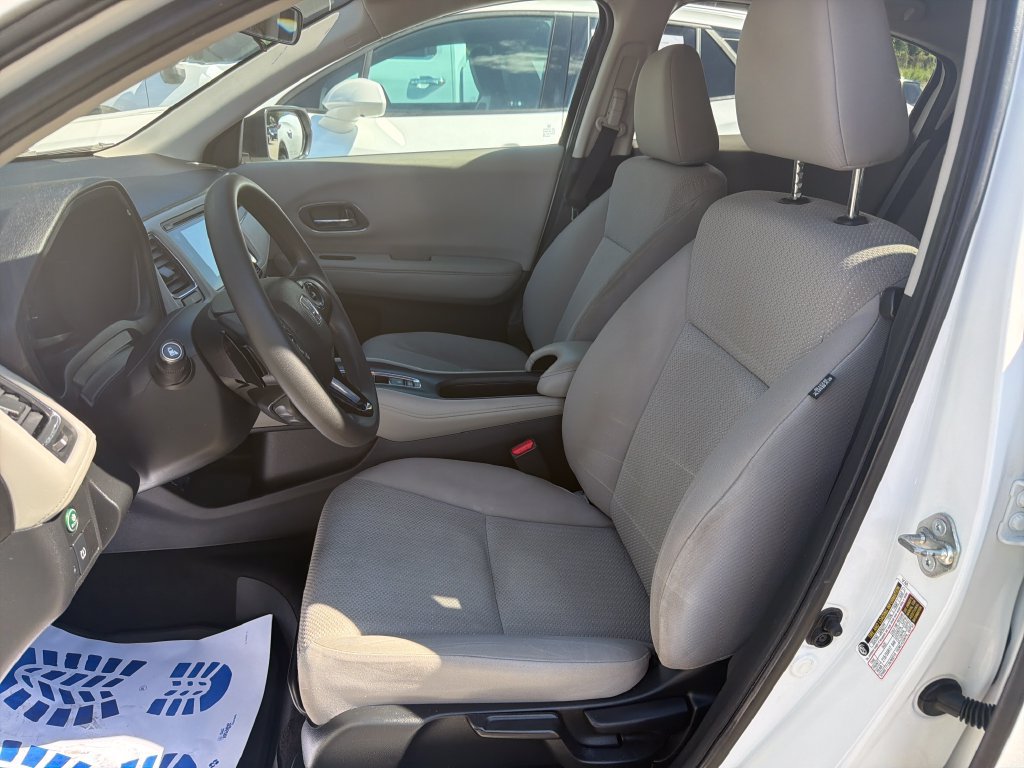Used 2017 Honda HR-V EX image 9