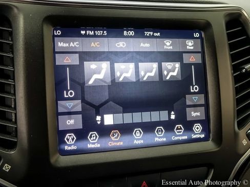 Used 2019 Jeep Cherokee Trailhawk AWD/4WD image 14