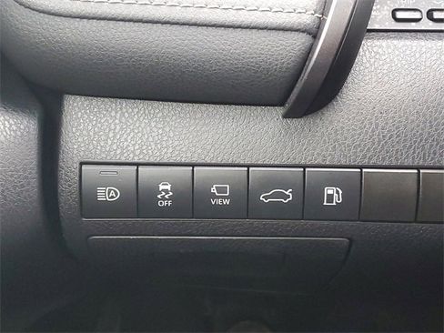 Used 2018 Toyota Camry XSE image 16