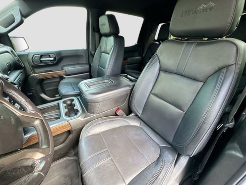 Used 2022 Chevrolet Silverado 1500 High Country w/ Technology Package image 17