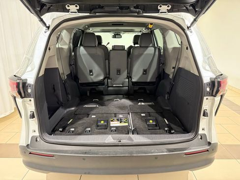 Certified 2024 Toyota Sienna XLE image 12