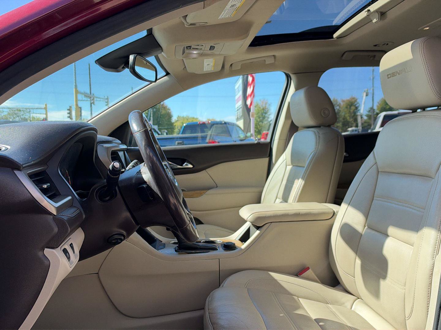 Used 2017 GMC Acadia Denali AWD/4WD image 3