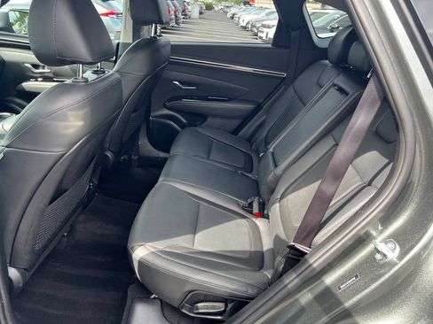 Certified 2022 Hyundai Tucson Limited AWD/4WD image 16