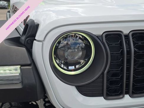 Certified 2024 Jeep Wrangler Unlimited Rubicon AWD/4WD image 6