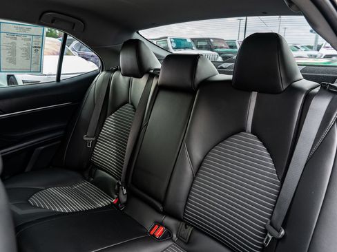 Used 2023 Toyota Camry SE FWD image 18
