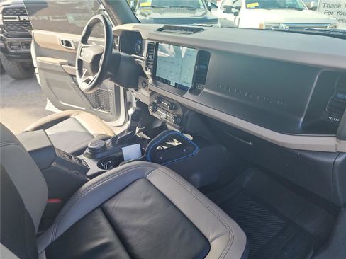 Used 2022 Ford Bronco Wildtrak image 27