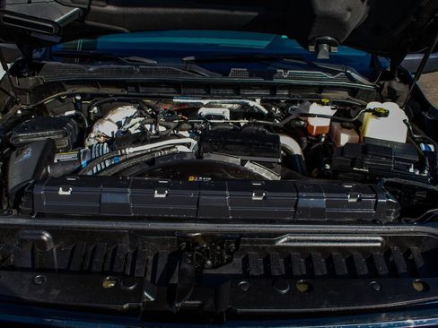 Used 2024 GMC Sierra 2500 AT4 w/ Technology Package image 42