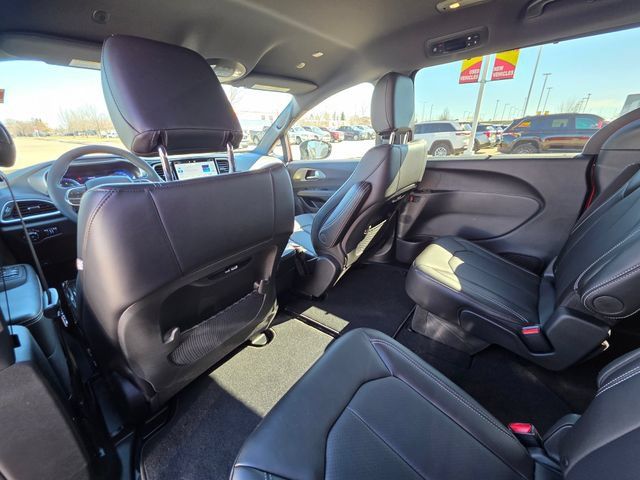 New 2026 Chrysler Pacifica Select AWD/4WD image 14