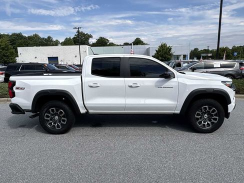 Used 2024 Chevrolet Colorado Z71 w/ Z71 Convenience Package 2 AWD/4WD image 5