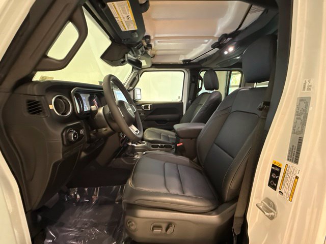 New 2026 Jeep Wrangler Unlimited Sahara AWD/4WD image 10