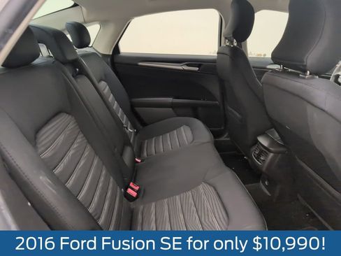 Used 2016 Ford Fusion SE image 15