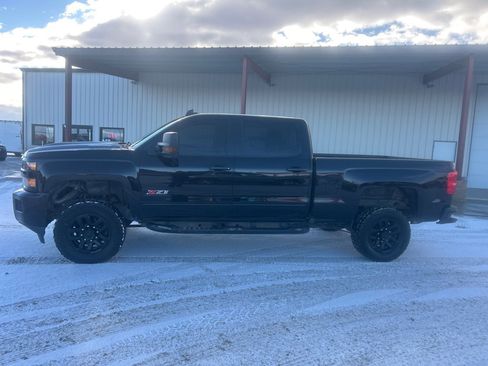 Used 2019 Chevrolet Silverado 2500 LTZ w/ Duramax Plus Package image 19