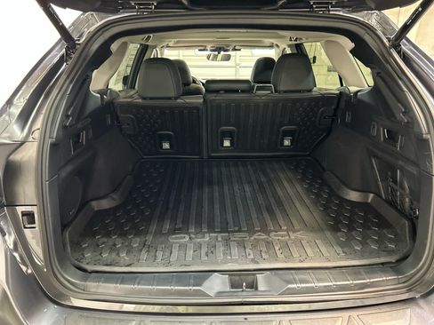Used 2025 Subaru Outback Onyx Edition XT AWD/4WD image 4