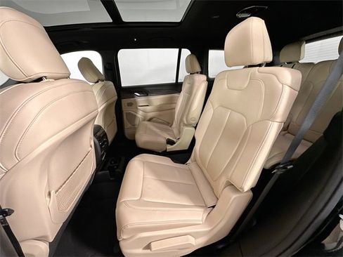 Used 2023 Jeep Grand Cherokee L Limited w/ Black Appearance Package image 4