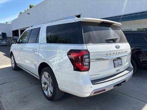 Used 2023 Ford Expedition Max Platinum AWD/4WD image 3