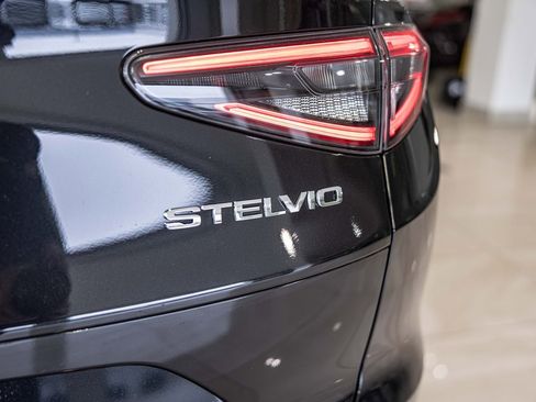 New 2025 Alfa Romeo Stelvio Sprint image 15