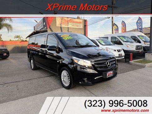 Used 2018 Mercedes-Benz Metris Passenger image 1