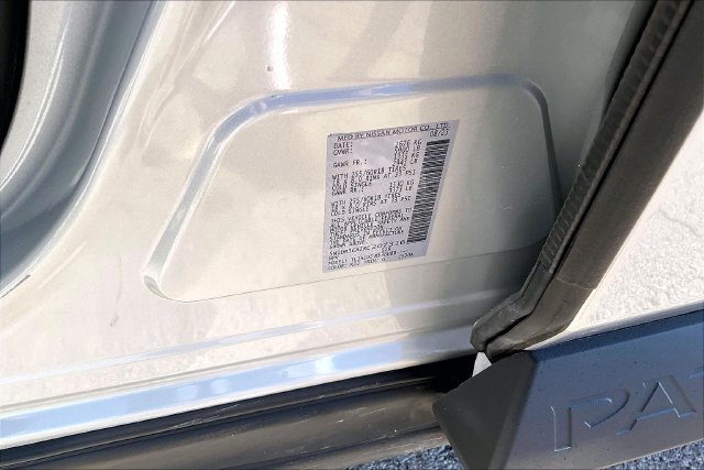 Used 2024 Nissan Pathfinder SL FWD image 32