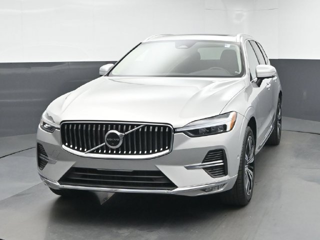 Used 2023 Volvo XC60 B5 Plus w/ Protection Package FWD image 3