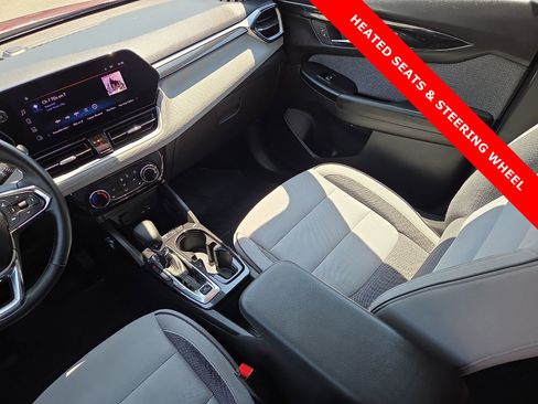 Used 2024 Chevrolet TrailBlazer LT w/ LT Cold Weather Package FWD image 12